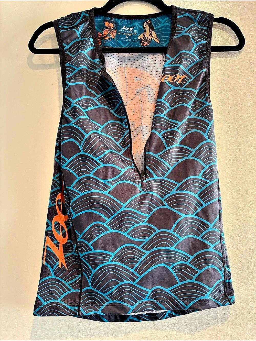 Men’s Zoot ALOHA Hawaii Graphic Tri Jersey in Black, orange & Blue, L
